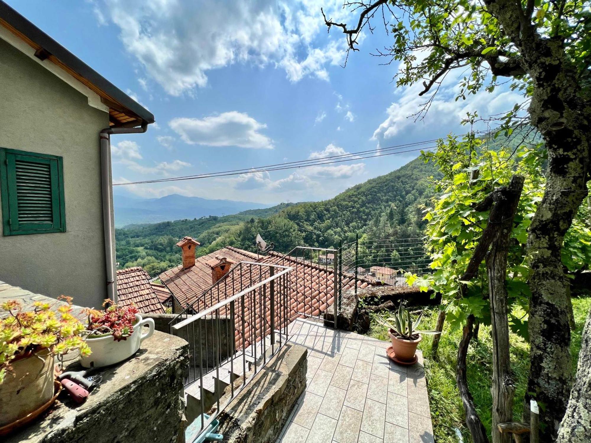 La Finestra Di Dante Apartment Mulazzo Bagian luar foto